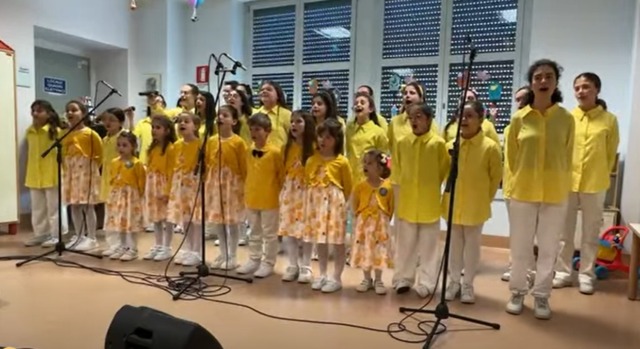 La «Forza della vita» cantata  dal Coro delle Stelle  risuona nei corridori del Niguarda
