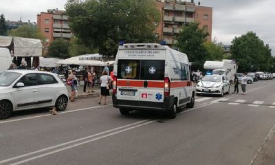 Due bambini investiti, insieme alla mamma, mentre entrano a scuola