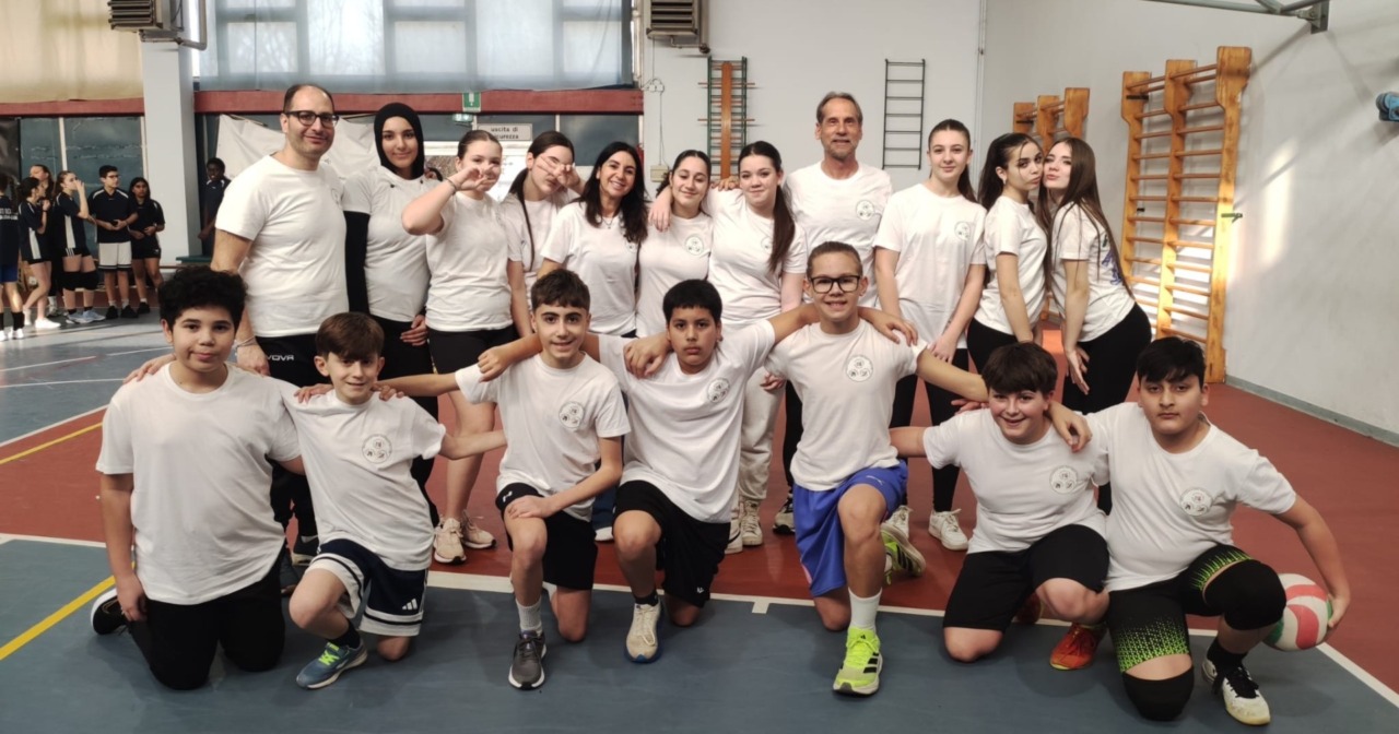 “La pallavolo va a scuola”: la media Fermi vince la fase distrettuale del torneo