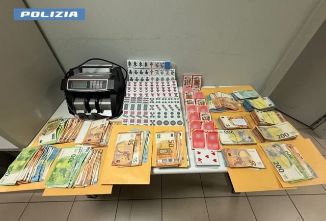 Sequestrata una bisca clandestina e denunciate 13 persone per gioco d’azzardo