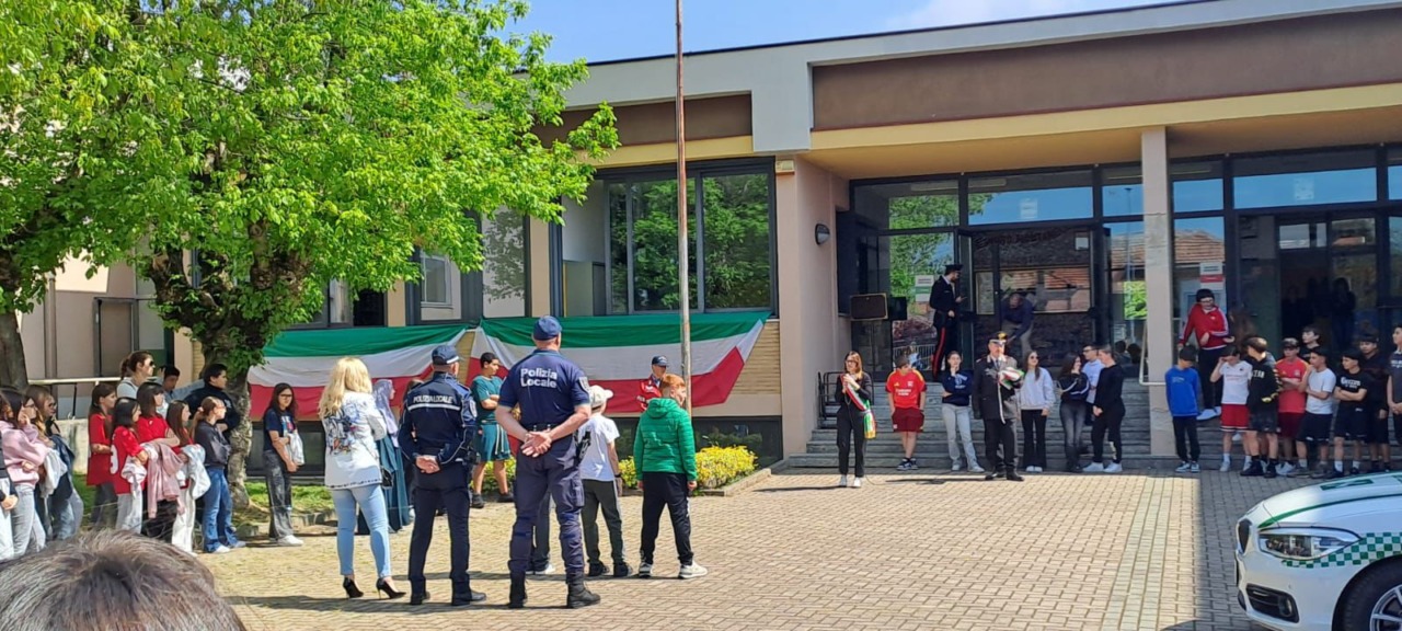 Educazione alla cittadinanza e alla Costituzione, a partire dall’Inno di Mameli