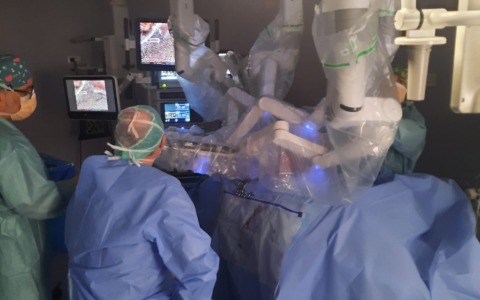 Chirurgia robotica: al Fornaroli un intervento d’eccellenza