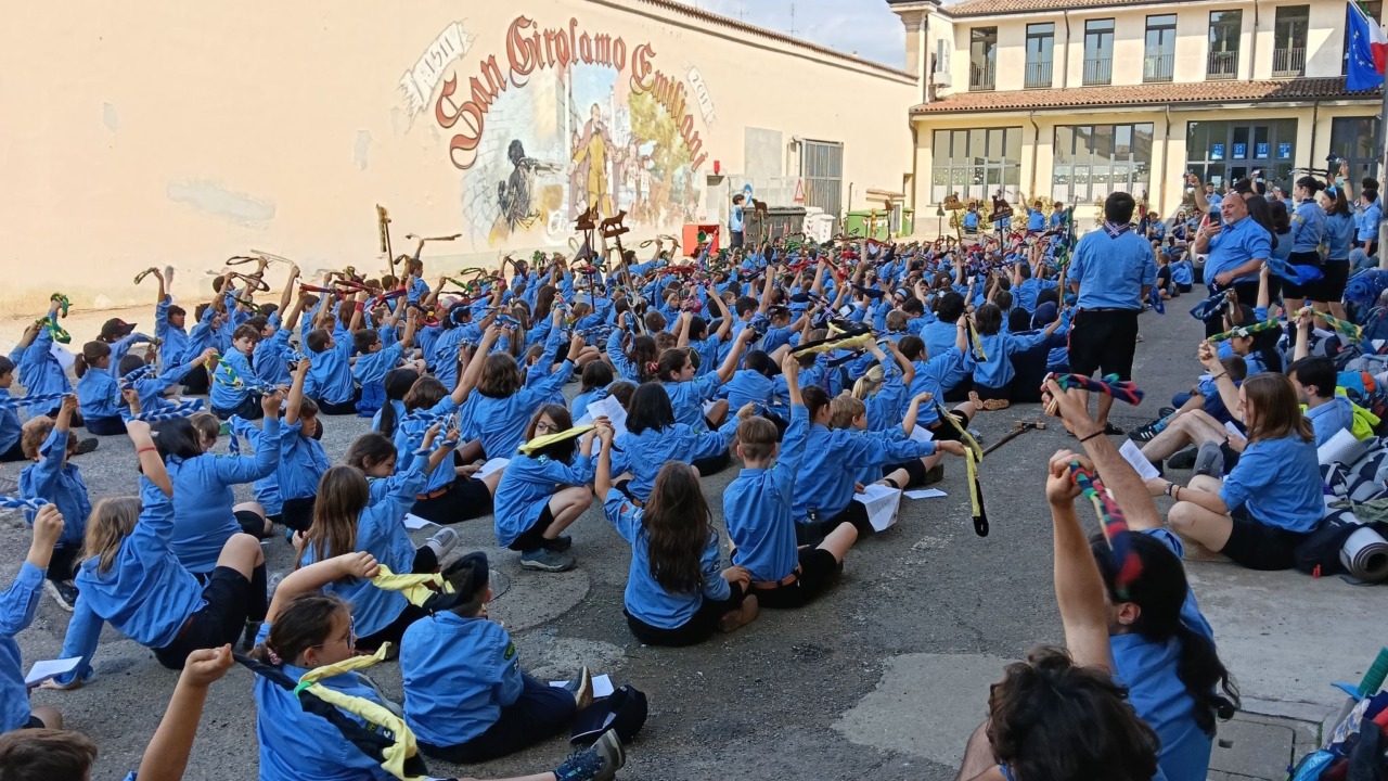 Quasi 400 Lupetti, Coccinelle e capi scout della zona Agesci Ticino-Olona insieme per la «Festa di primavera»