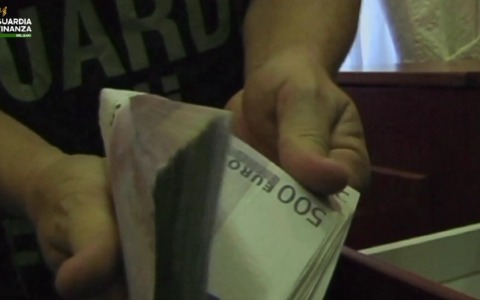 Escort di lusso nei locali della movida: quattro arresti