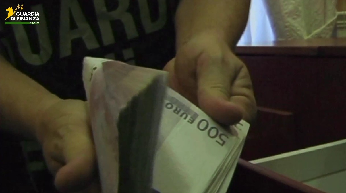 Escort di lusso nei locali della movida: quattro arresti