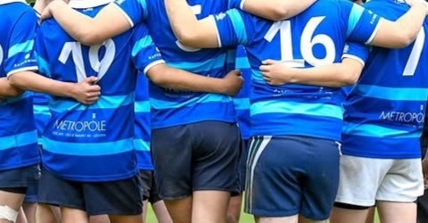 Paura sul campo da rugby: giocatore sedicenne rimedia un trauma cervicale e viene trasportato in ospedale