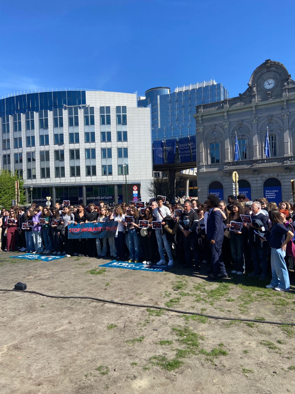 Studenti del Bernocchi a Bruxelles per i diritti dei migranti