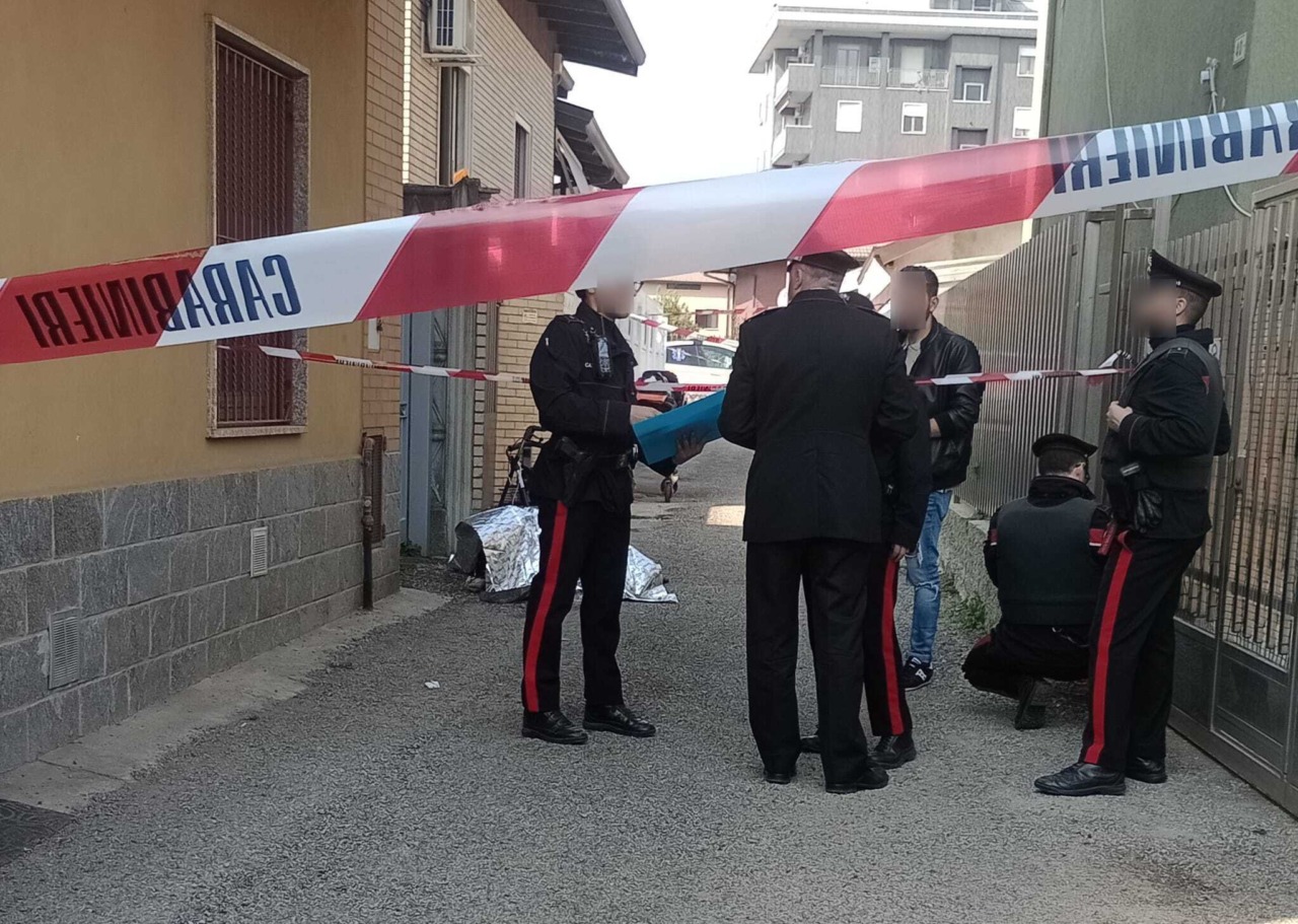 Dramma in città, 80enne muore dopo essersi sparato