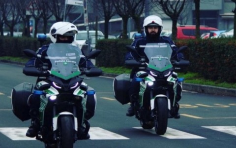 Contromano sulla statale 494: fermato dai “falchi” un 24enne