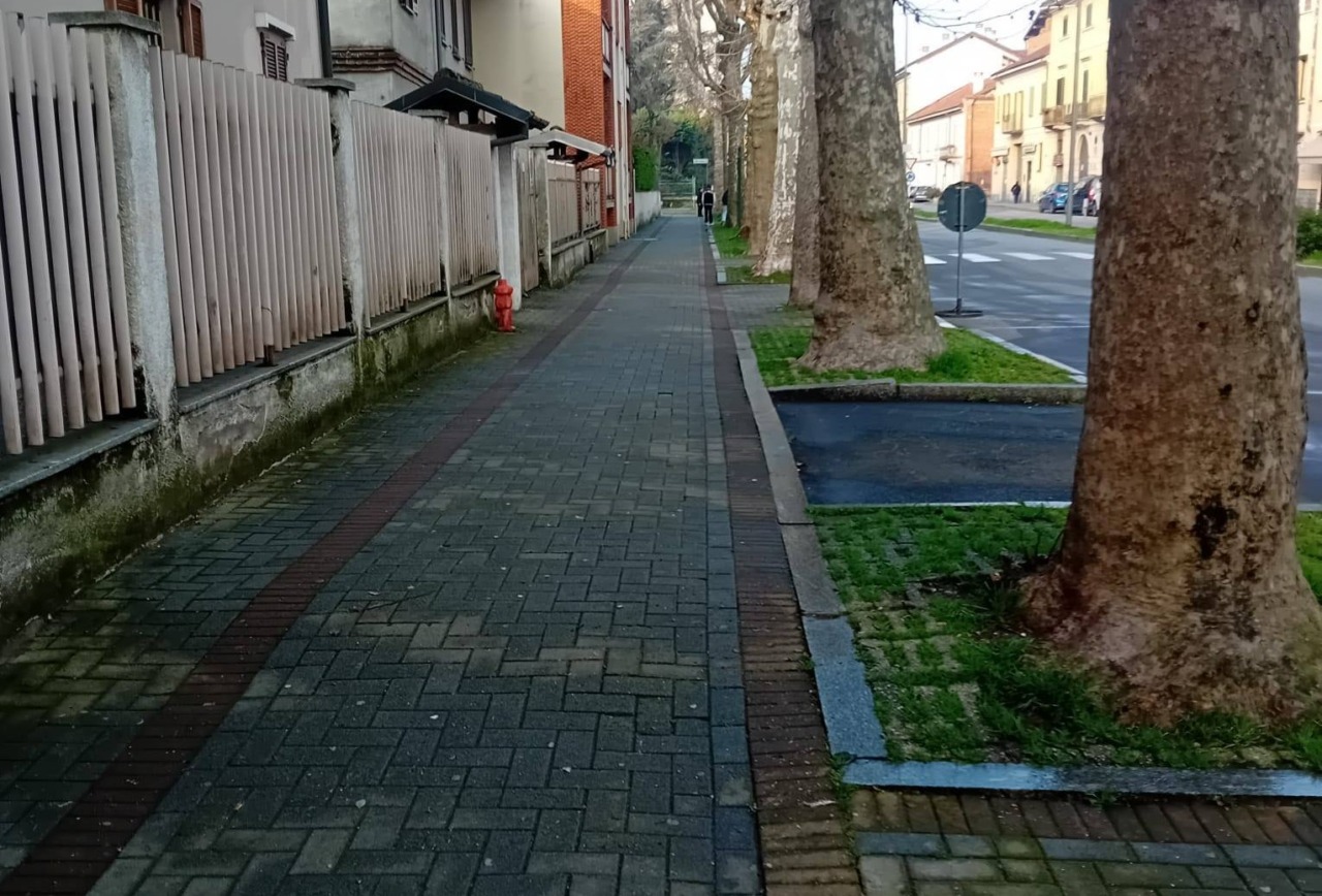 Decoro urbano: intervento straordinario di pulizia in viale Mazzini