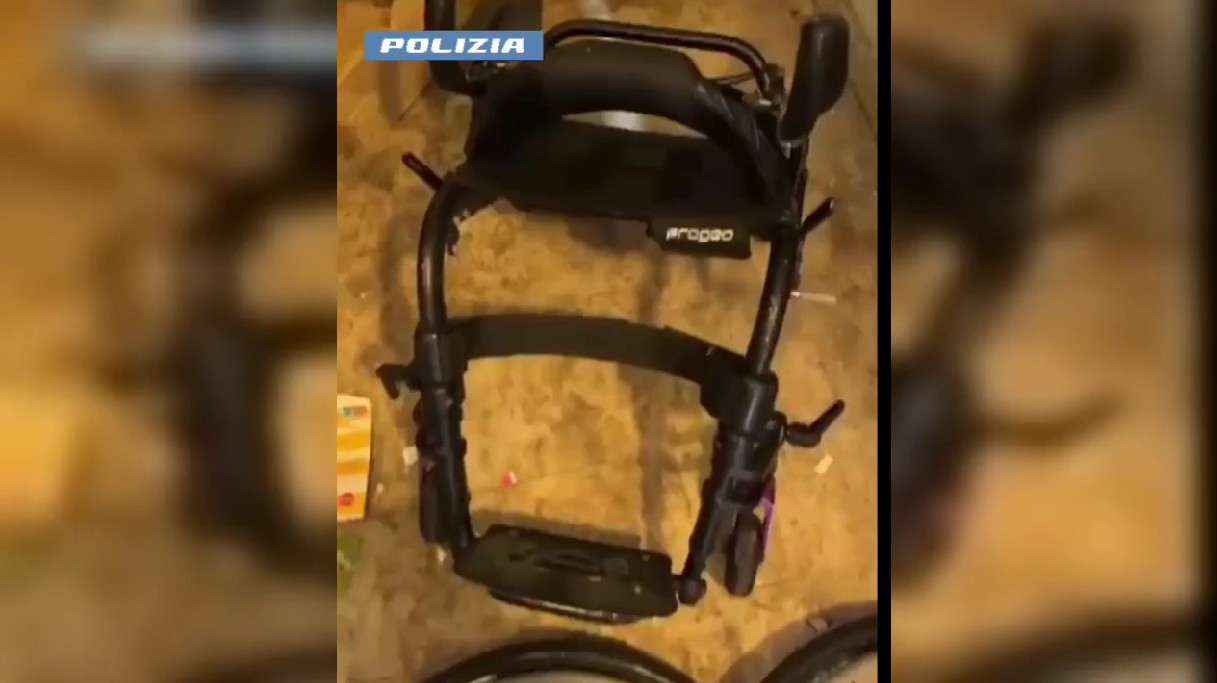 Ritrovata la carrozzina rubata ad un’insegnante disabile
