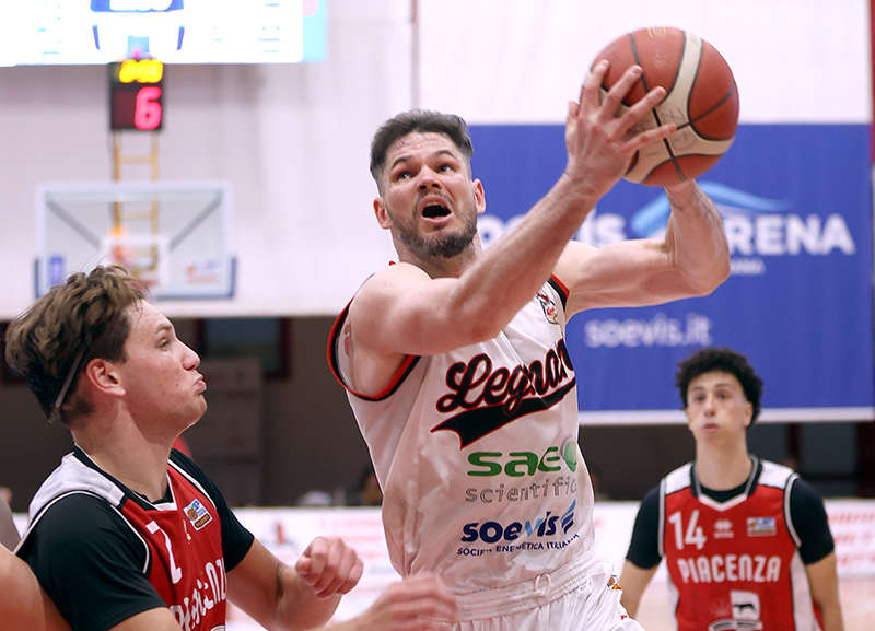 Per i Knights faticosa vittoria su Piacenza