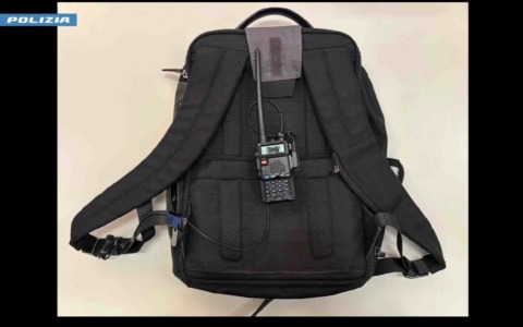 Bloccato mentre tentava di rubare in auto, arrestato 29enne