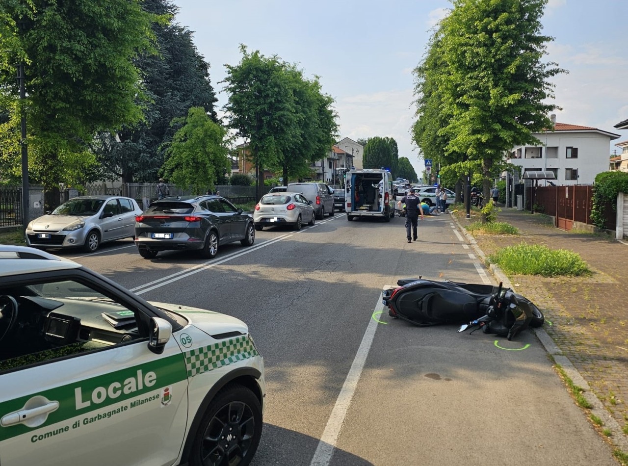Incidente auto contro moto. Un 25enne finisce in ospedale