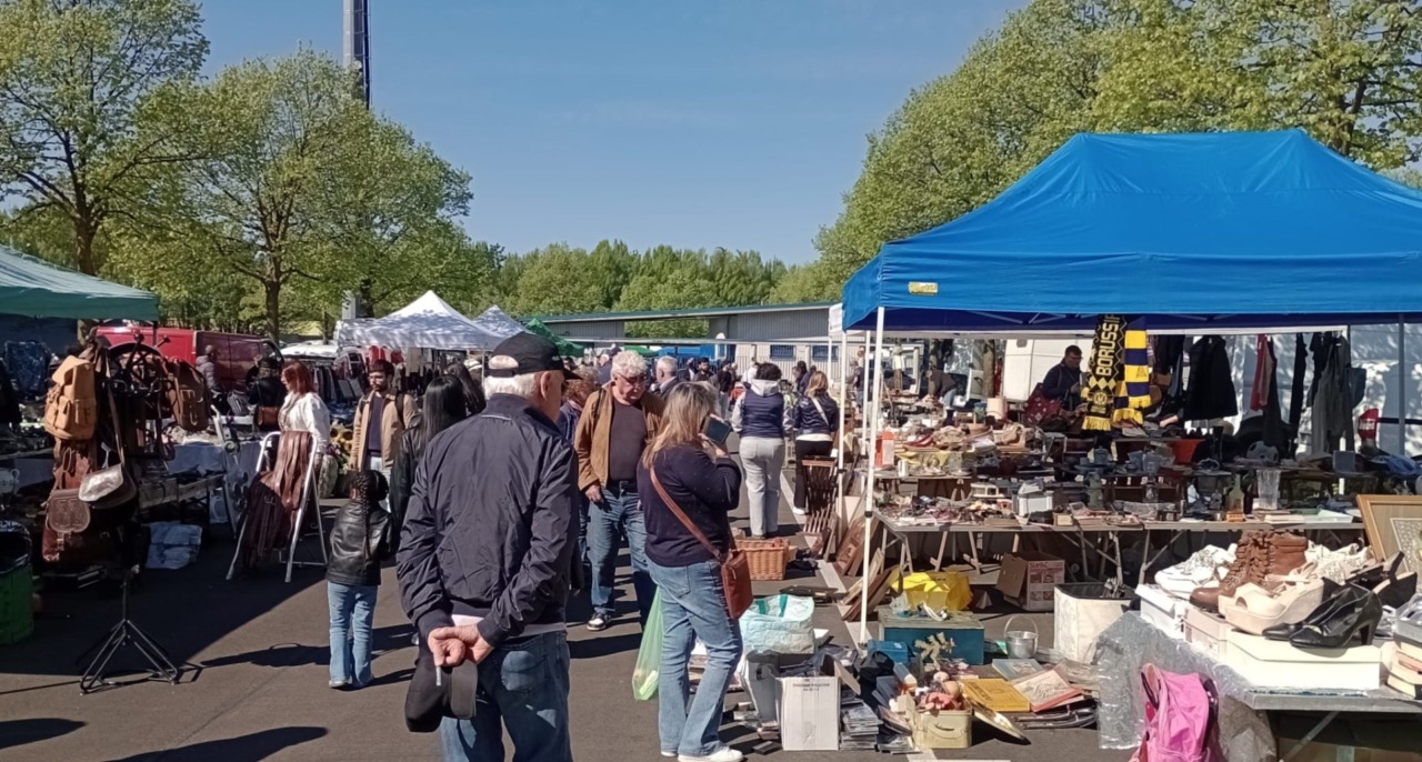 Il mercatino dell’antiquariato sfida la crisi