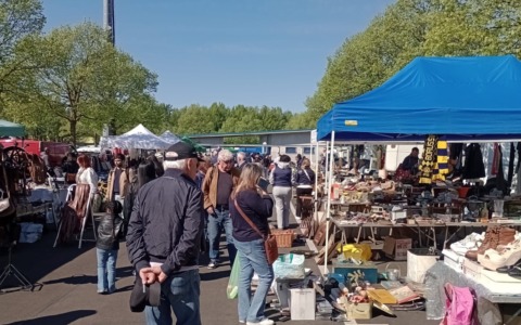 Il mercatino dell’antiquariato sfida la crisi