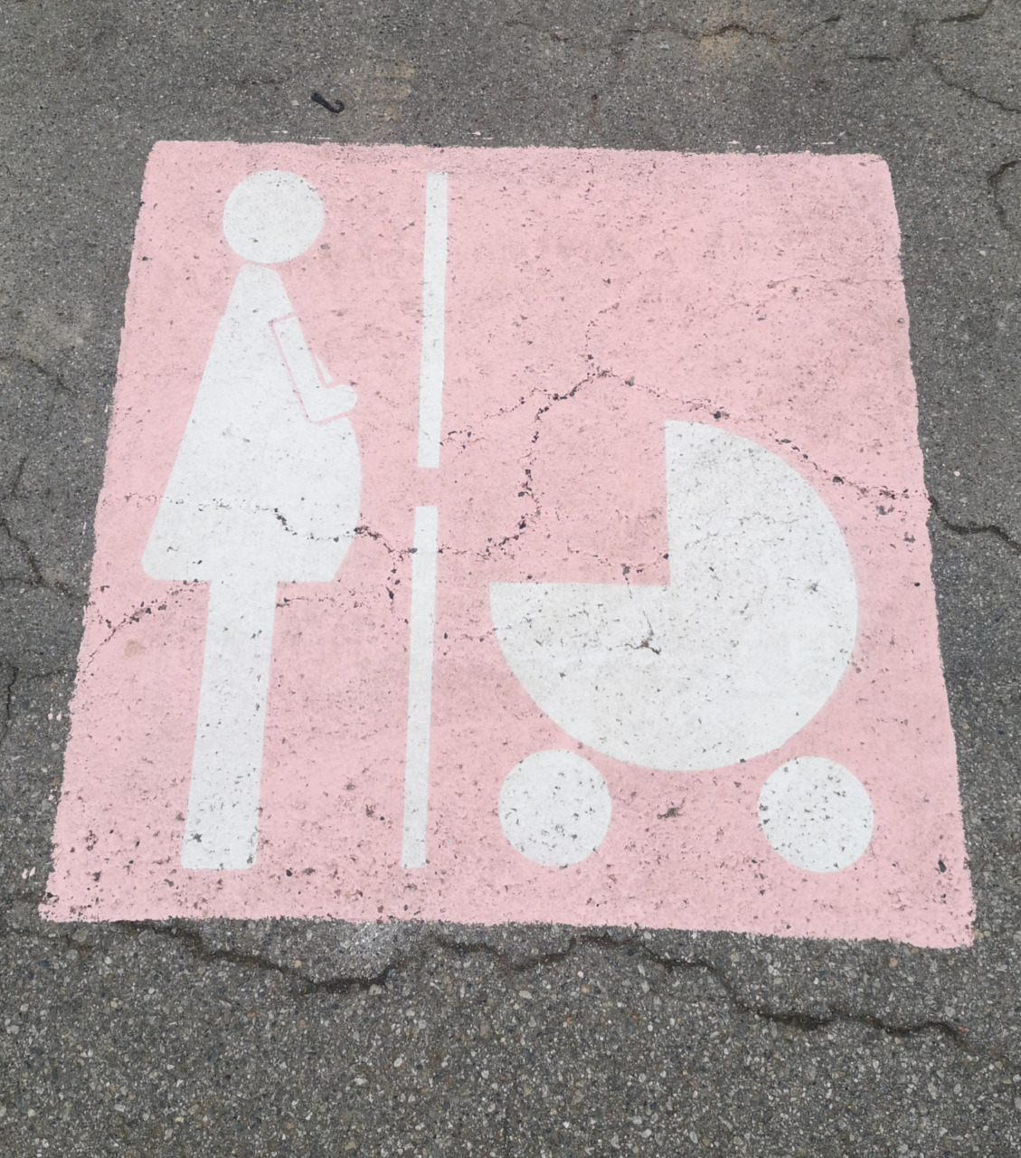 In paese arrivano i “Permessi rosa” per donne in gravidanza e genitori