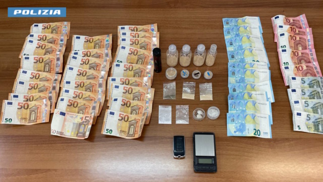 Controlli della Polizia, quattro spacciatori in manette