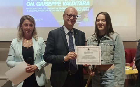 Il ministro Giueppe Valditara premia i migliori studenti di Garbagnate
