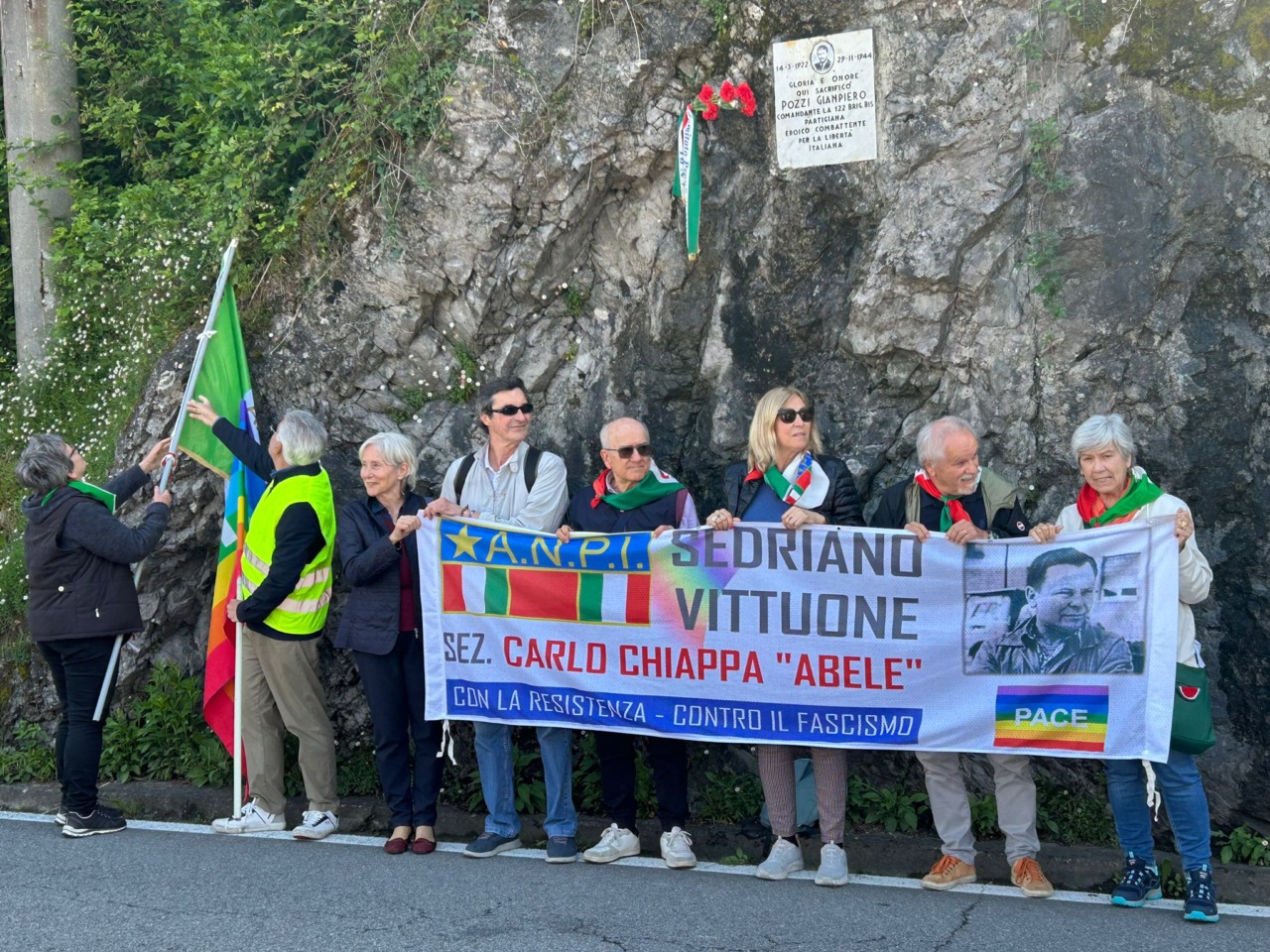 A Lezzeno per rendere omaggio ai partigiani vittuonesi Restelli e Pozzi