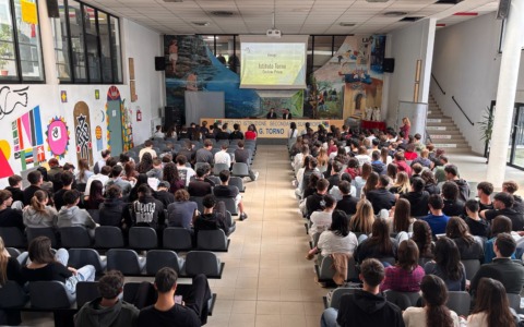 Lezione di sostenibilità a 200 studenti da Amaga