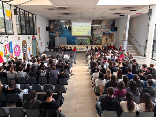 Lezione di sostenibilità a 200 studenti da Amaga