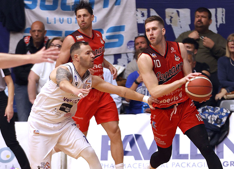 Livorno vince gara 1 playoff contro Legnano