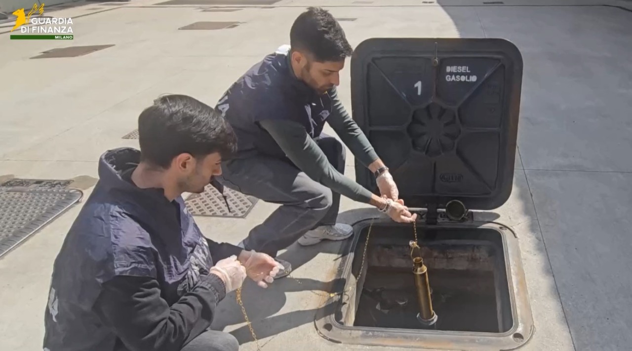 Nuovo raid antifrode sul carburante, sequestrati 20mila litri di gasolio alterato