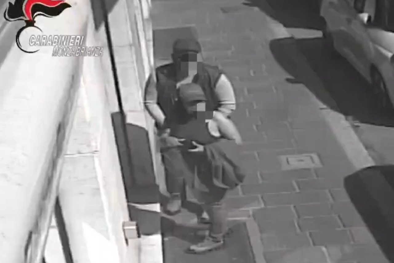 Furti in appartamento e truffa della monetina: sgominata dai Carabinieri la banda criminale