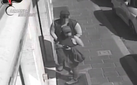 Furti in appartamento e truffa della monetina: sgominata dai Carabinieri la banda criminale
