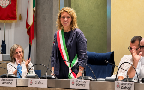 Via al nuovo Consiglio comunale col giuramento della sindaca Nizzola