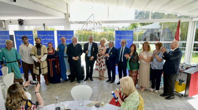 Il Ballo delle Rose di Dame e Cavalieri