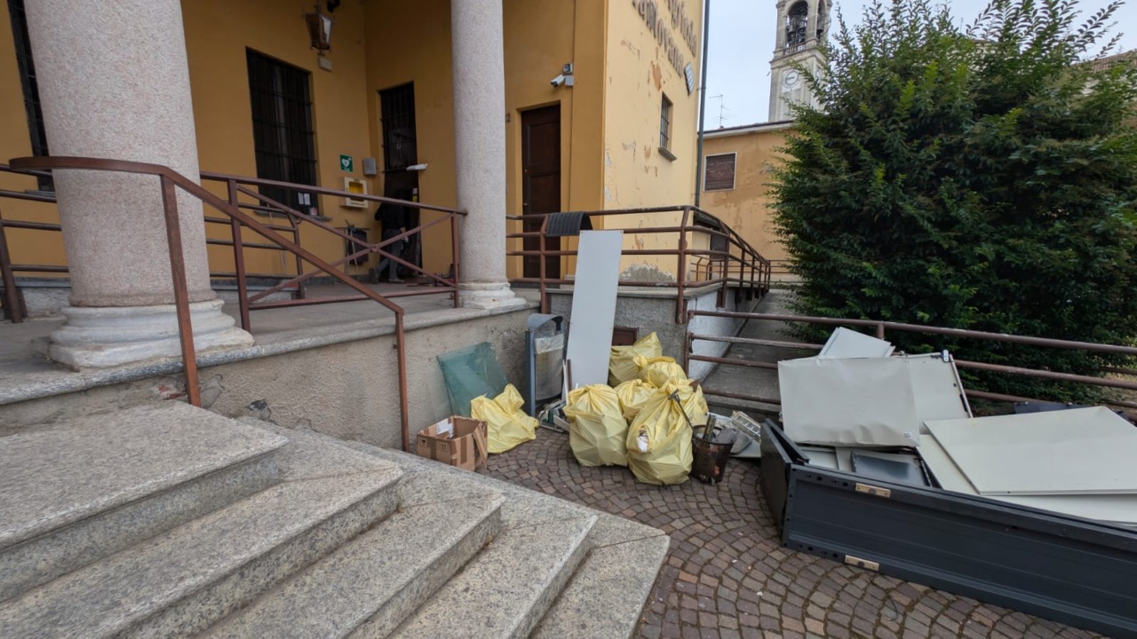 Assalto al bancomat con l’esplosivo: ladri in fuga col bottino
