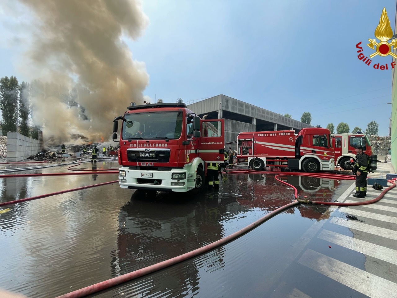 Incendio ricicleria Muggiano