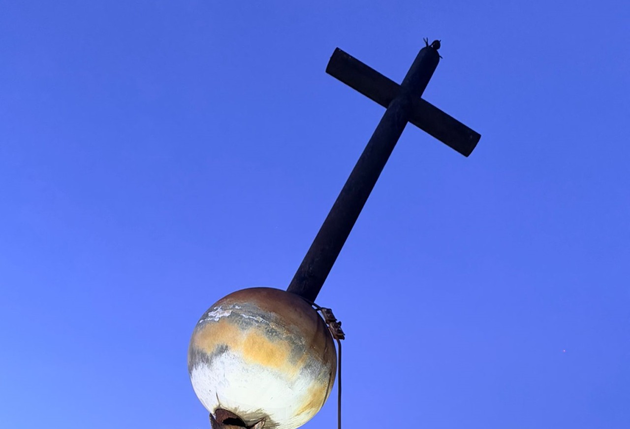 Maltempo, inclinata la croce del Santuario della Boretta: evacuati i residenti