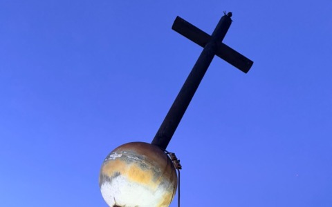 Maltempo, inclinata la croce del Santuario della Boretta: evacuati i residenti
