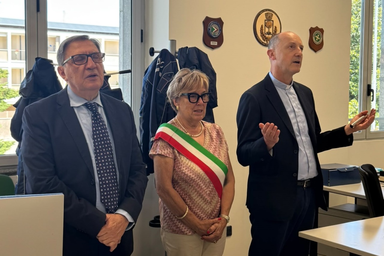 Taglio del nastro: il Comando di Polizia Locale ha un nuovo look