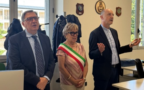 Taglio del nastro: il Comando di Polizia Locale ha un nuovo look