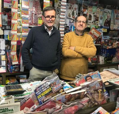 Dopo 31 anni l’edicola «Pasquè» abbassa la serranda