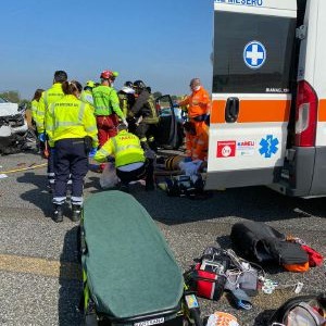 Scontro tra motociclisti, due uomini gravi in ospedale
