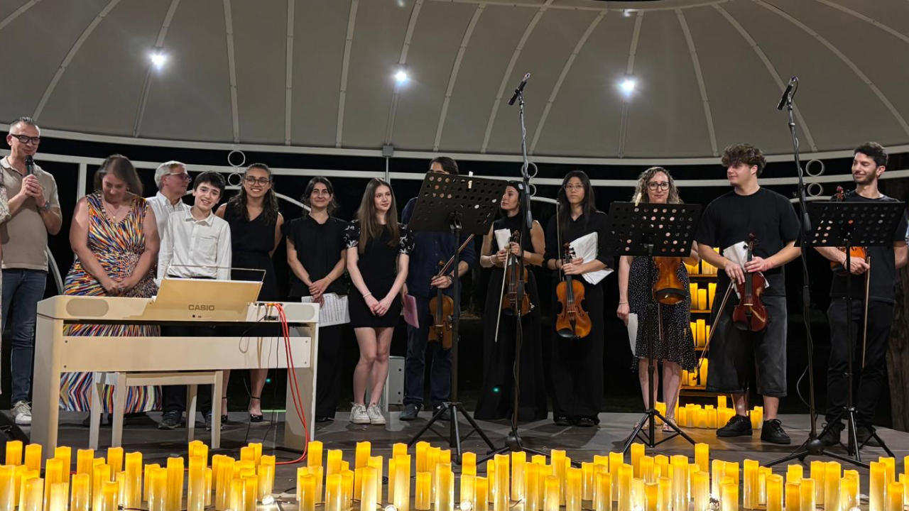 “Musica a lume di candela”, il debutto conquista il pubblico