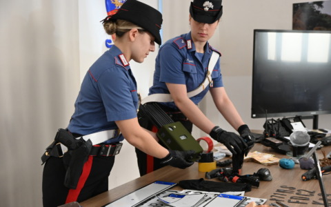 Esperto di esplosivi e di colpi in banca: fermato dai Carabinieri con una bomba pronta all’uso