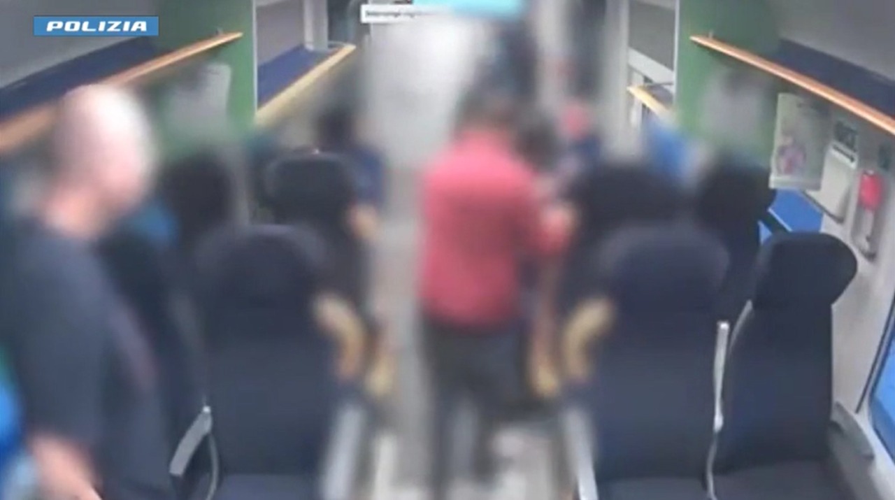 Furti e rapine sui treni, fermati tre giovani rapinatori