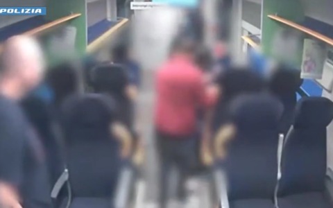 Furti e rapine sui treni, fermati tre giovani rapinatori