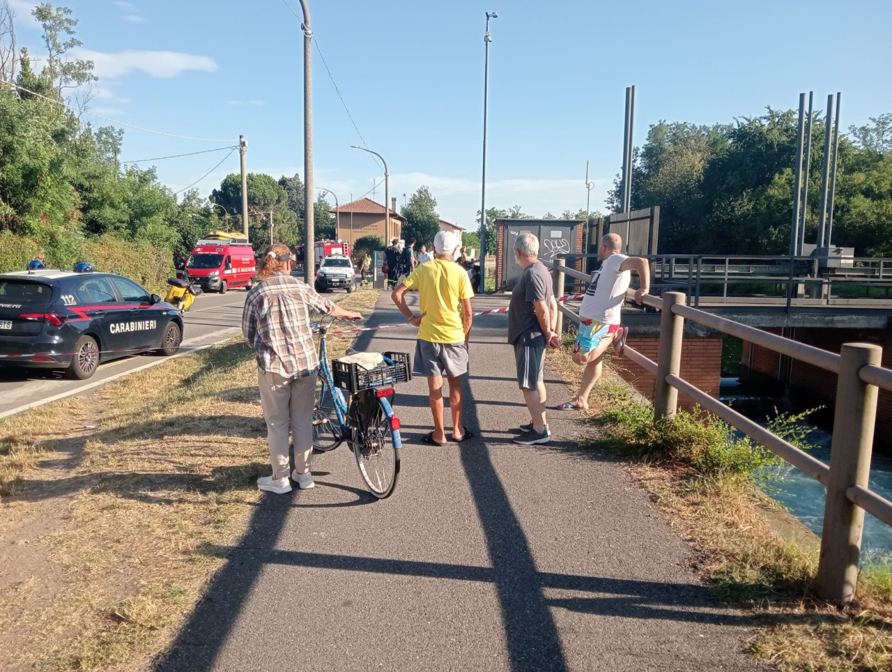 Si tuffa nel Villoresi e non riemerge: morto un 25enne