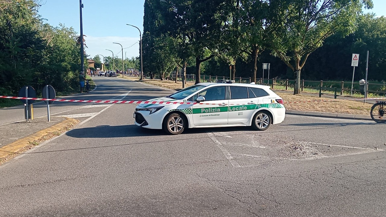 Si tuffa nel Villoresi e non riemerge: morto un 25enne