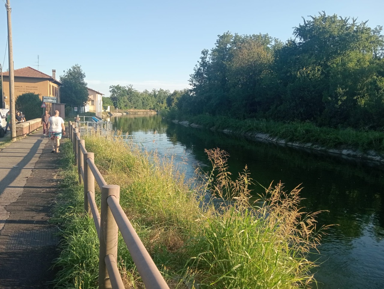 Si tuffa nel Villoresi e non riemerge: morto un 25enne