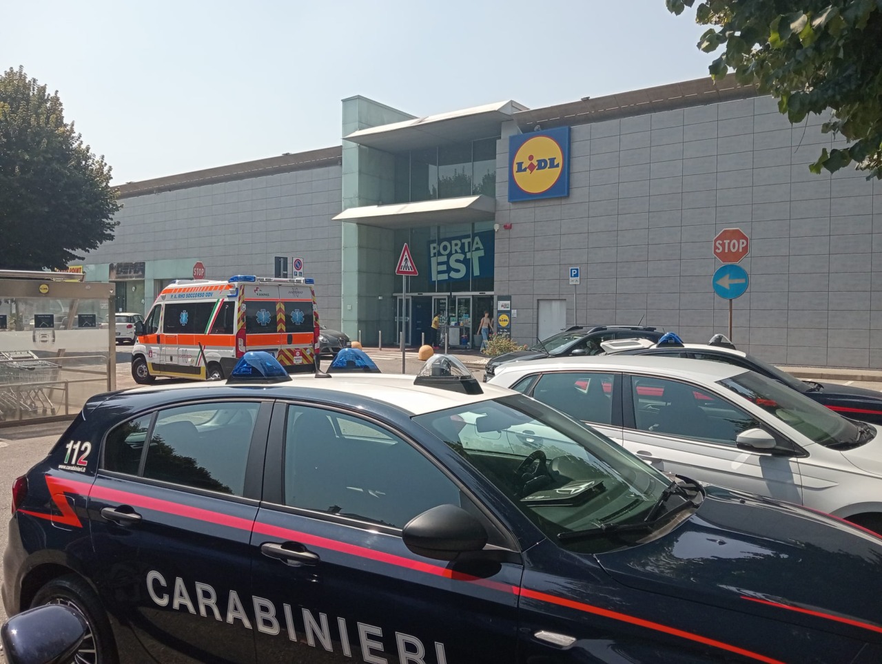 Rapina alla gioielleria del Rho Center, malviventi in fuga coi preziosi