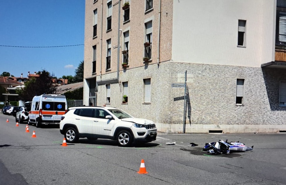 Scontro auto-moto: 17enne in ospedale