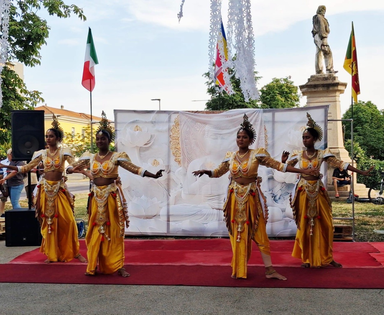 Le tradizioni srilankesi nella Festa del Vesak